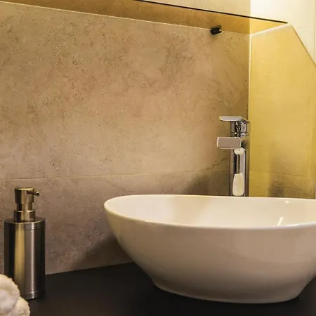 Apartment Abovethesea By Alezzi Resort&spa *