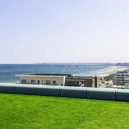 Abovethesea By Alezzi Resort&spa Apartment Navodari